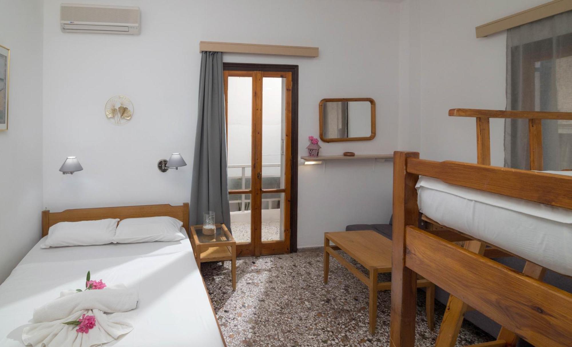 Minoa Sea Rooms Tsoútsouros Oda fotoğraf